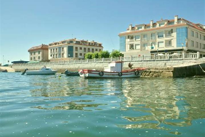 Harper, 39, a blonde amber-eyed european companion based in Swainby. Offering Couples, Striptease, CIM. Available for incall and outcall, day and evening dates.