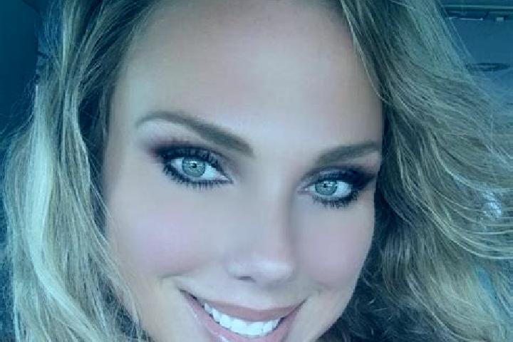 Hazel, 36, a auburn grey-eyed middle eastern companion based in Sietamo. Offering Girlfriend Experience, Couples, Striptease, Massage, Roleplay. Available fo...