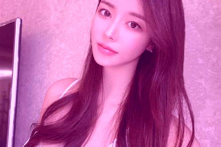 Iris, 23 — Escort in Vassy, France