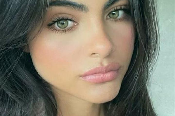Isabella, 23, a chestnut dark-eyed middle eastern companion based in Chebarkul . Offering Duos, Prostate Massage, GFE, Erotic Massage. Available for incall a...
