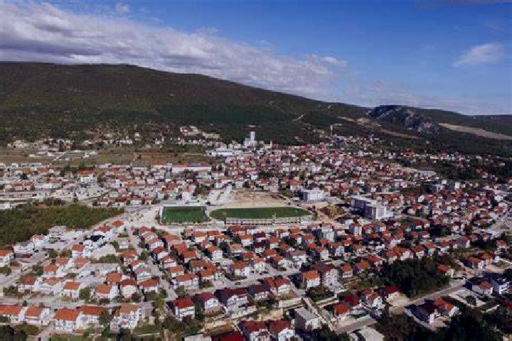 Isabella, 36 — Escort in Kvasov, Slovakia