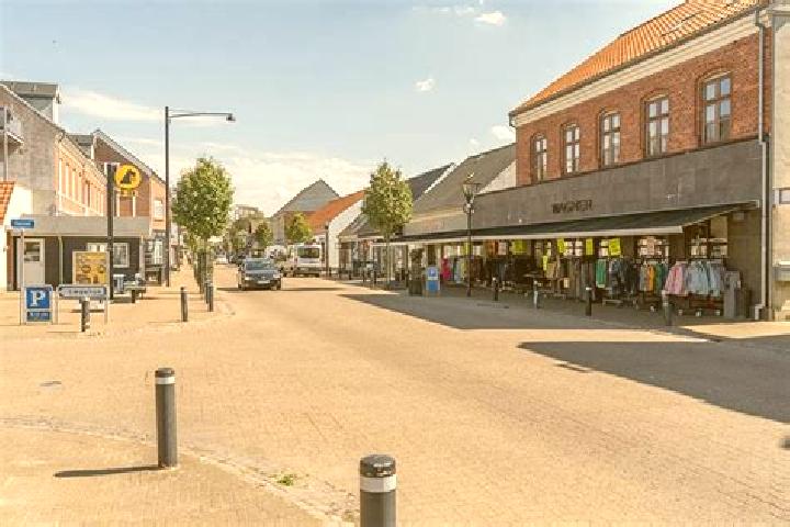Kinsley, 25 — Escort in Maukeli, Indonesia