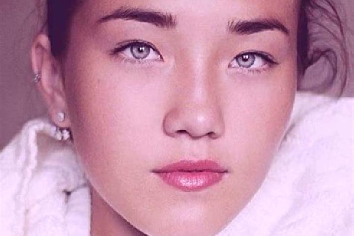 Kinsley, 37, a dark blonde green-eyed european companion based in Mozzagrogna. Offering Overnight, Massage, A-Level. Available for incall and outcall, overni...