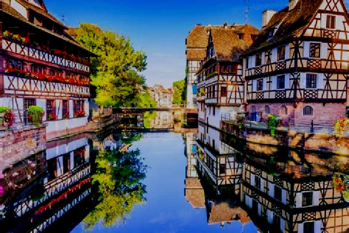 Layla, 23 — Escort in Krosnica, Poland