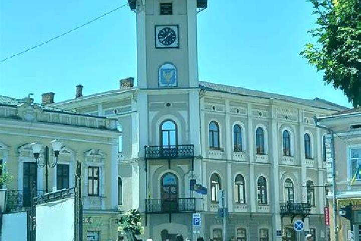 Lillian, 35 — Escort in Parvova, Romania