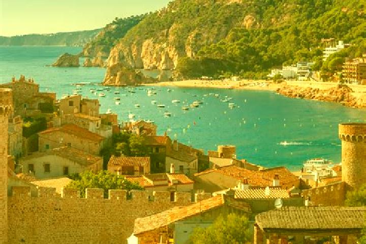 Lillian, 38 — Escort in Gador, Indonesia