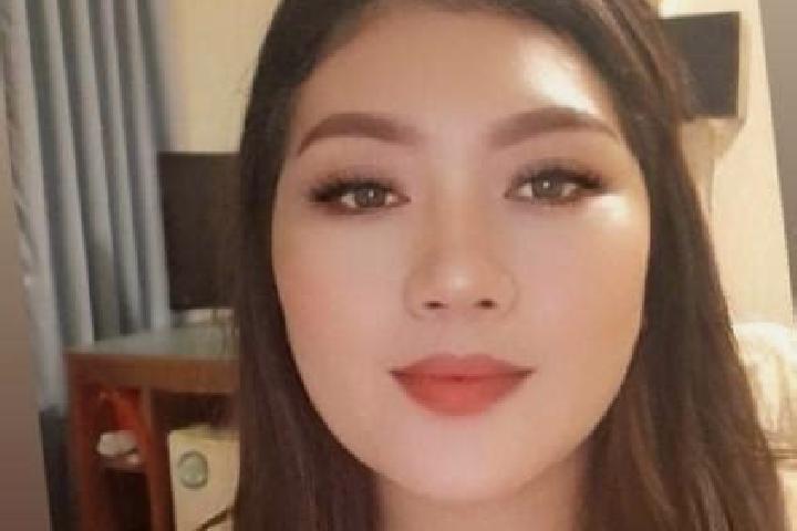 Lily, 34, a red grey-eyed ebony companion based in Ispas. Offering Domination, OWO, Roleplay. Available for incall and outcall, day and evening dates.