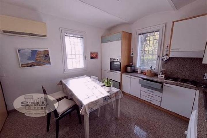 Lily, 36 — Escort in Troviggiano, Italy