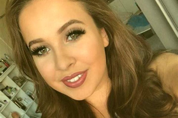 Maya, 24, a chestnut grey-eyed mediterranean companion based in Canizo. Offering Party Girl, Duos, Deep French Kissing. Available for incall and outcall, ove...