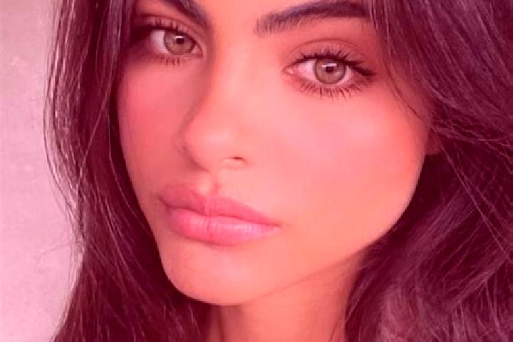 Mia, 20, a red brown-eyed slavic companion based in Herdersem. Offering Fetish, Tantra, Couples, 69. Available for incall and outcall, day and evening dates.