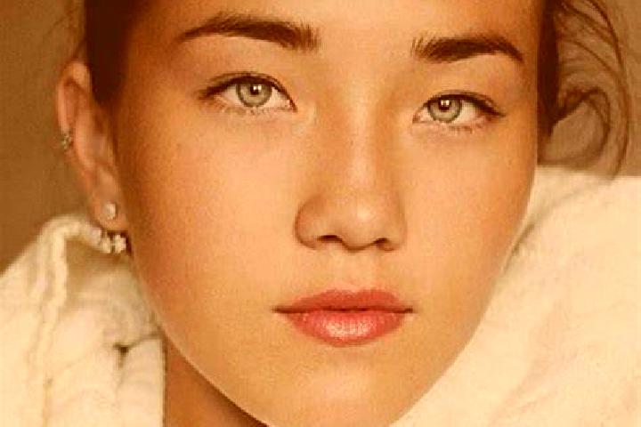 Mila, 20, a blonde grey-eyed middle eastern companion based in Malegno. Offering BDSM, CIM, Deep French Kissing. Available for incall and outcall, day and ev...