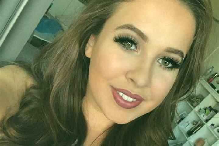Naomi, 30 — Escort in Majhihara, India