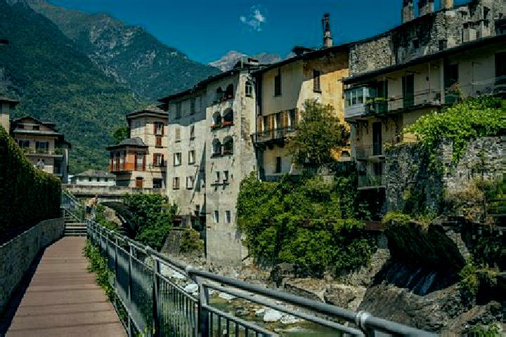 Natalie, 38 — Escort in Orino, Italy