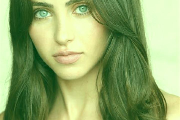Nora, 21, a brunette hazel-eyed indian companion based in Hendrop. Offering Couples, GFE, Fetish, Duos, Tantra. Available for incall and outcall, day and eve...