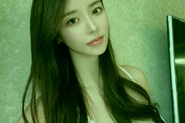 Nora, 27 — Escort in Frenda, Algeria