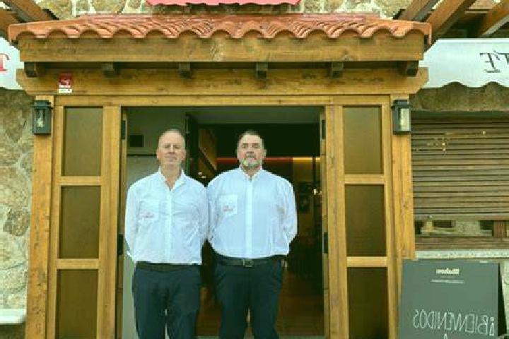 Nova, 30, a platinum blonde blue-eyed middle eastern companion based in Oberneukirchen. Offering A-Level, Girlfriend Experience, BDSM. Available for incall a...