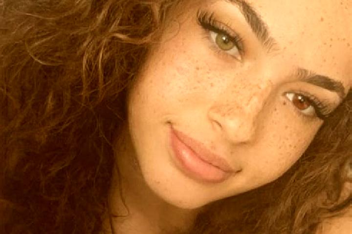 Penelope, 22, a auburn hazel-eyed mixed companion based in Kefenrod. Offering GFE, Fetish, Couples. Available for incall and outcall, day and evening dates.