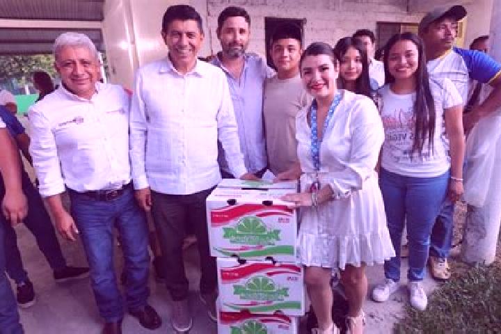 Penelope, 33, a red green-eyed mixed companion based in Acraquia. Offering BDSM, Tantra, GFE. Available for incall and outcall, day and evening dates.