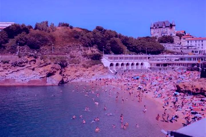 Piper, 24 — Escort in Jungjungan, Indonesia