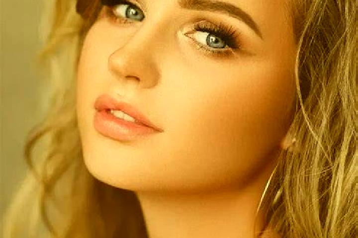 Piper, 36, a red dark-eyed european companion based in Strienzing. Offering OWO, 69, Girlfriend Experience, Striptease, Tantra. Available for incall and outc...