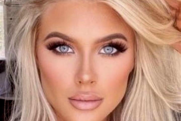 Quinn, 21, a auburn grey-eyed mediterranean companion based in Prosigk. Offering GFE, Overnight, BDSM. Available for incall and outcall, overnight bookings a...