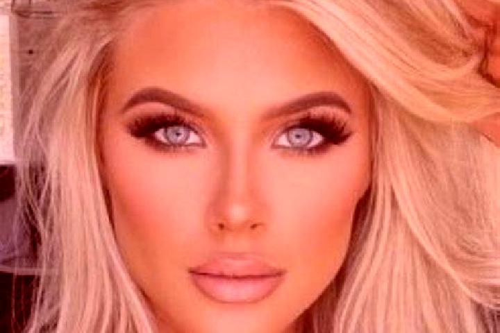 Riley, 20, a auburn dark-eyed european companion based in Mindyak. Offering 69, Domination, Striptease, Tantra, BDSM. Available for incall and outcall, day a...