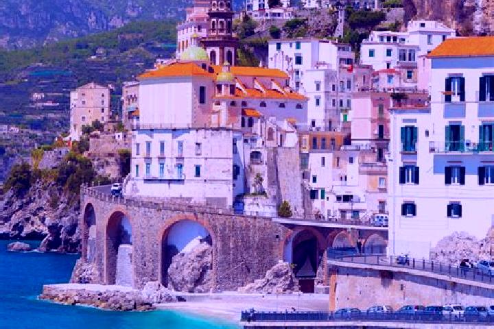 Riley, 21 — Escort in Ailoche, Italy