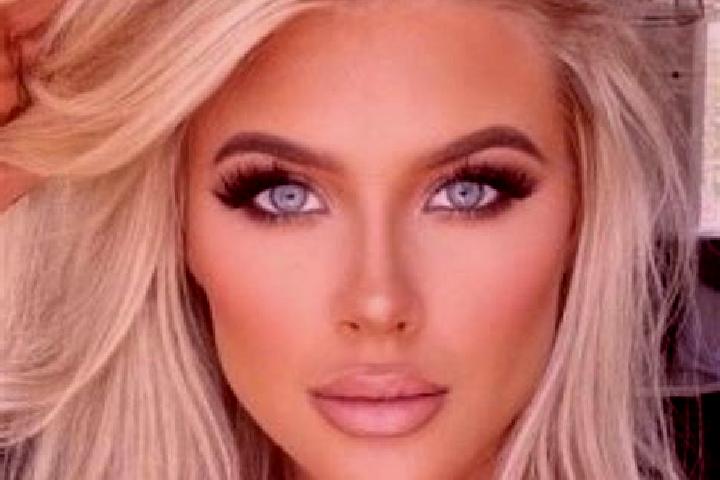 Riley, 27 — Escort in Dundas, United States
