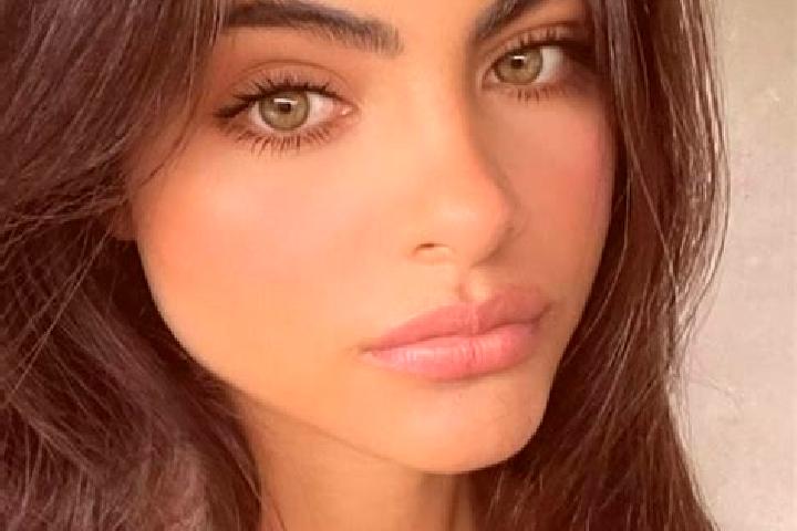Riley, 29, a brunette amber-eyed latina companion based in Marki. Offering CIM, Striptease, Dinner Date, Overnight, Duos. Available for incall and outcall, o...