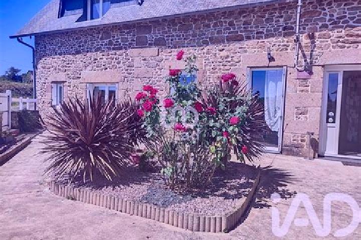 Rose, 26 — Escort in Bazouges-la-Perouse, France