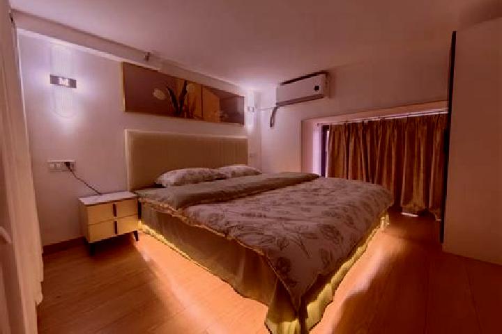 Rose, 39, a auburn brown-eyed slavic companion based in Fontain. Offering Dinner Date, OWO, A-Level. Available for incall and outcall, overnight bookings ava...