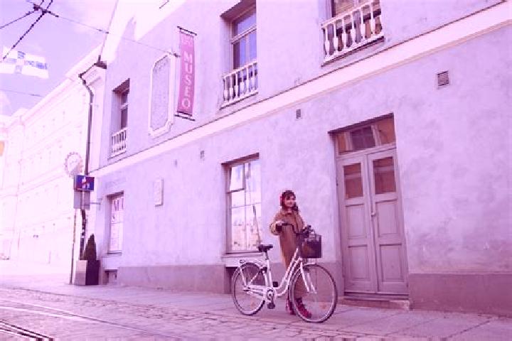 Ruby, 30, a chestnut hazel-eyed ebony companion based in La Douze. Offering Overnight, Dinner Date, Prostate Massage. Available for incall and outcall, day a...