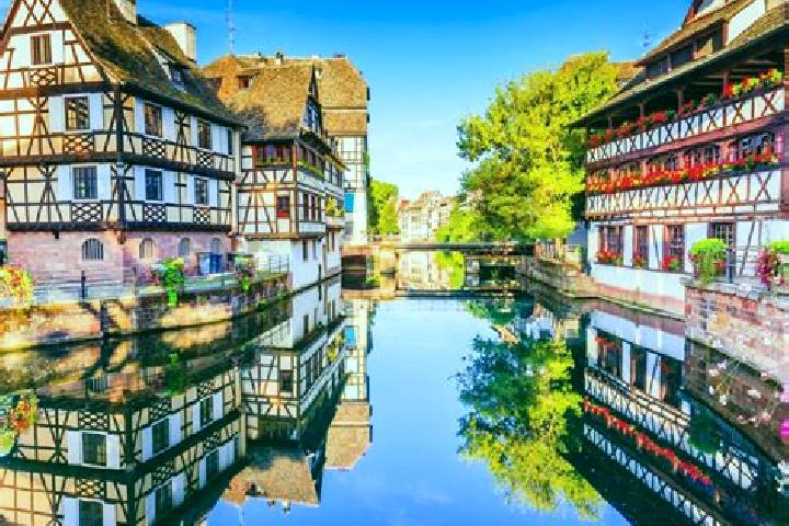 Sadie, 31 — Escort in Hiawatha, United States