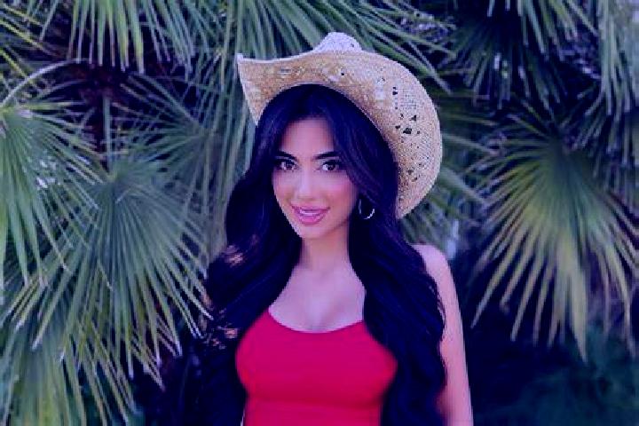 Sage, 22 — Escort in Nafambeni, Ivory Coast
