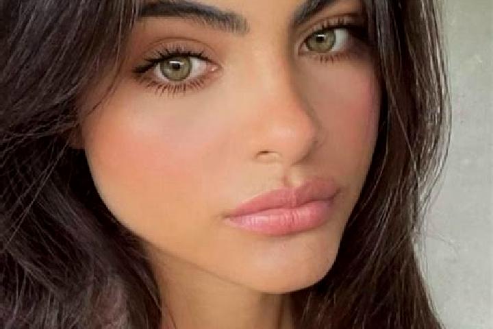 Scarlett, 20, a black grey-eyed mediterranean companion based in Sprecowo. Offering Couples, A-Level, OWO, Girlfriend Experience. Available for incall and ou...