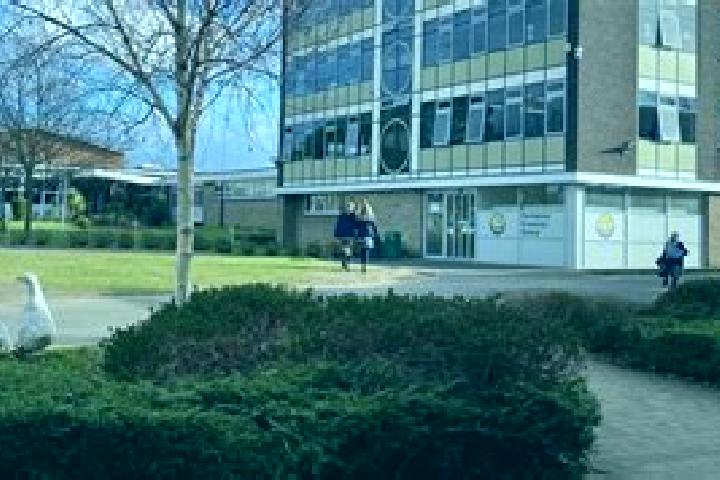 Scarlett, 34 — Escort in Crepy, France