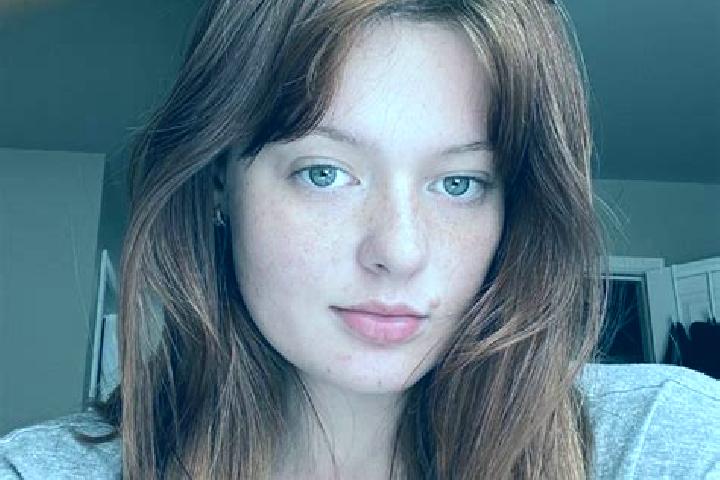 Sienna, 23, a brunette amber-eyed middle eastern companion based in Moshkenan. Offering Prostate Massage, 69, Roleplay. Available for incall and outcall, day...