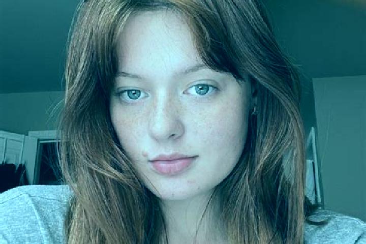 Sienna, 26, a red grey-eyed latina companion based in Babayagmur. Offering Duos, Girlfriend Experience, Erotic Massage, CIM. Available for incall and outcall...