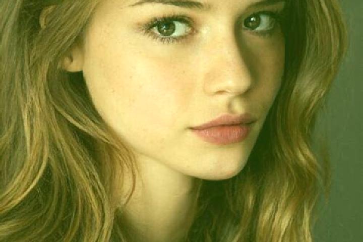 Sophia, 36, a chestnut green-eyed european companion based in Serne. Offering Girlfriend Experience, Deep French Kissing, Duos. Available for incall and outc...