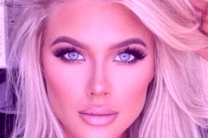 Stella, 35, a blonde dark-eyed asian companion based in Breitenburg. Offering Overnight, Massage. Available for incall and outcall, day and evening dates.