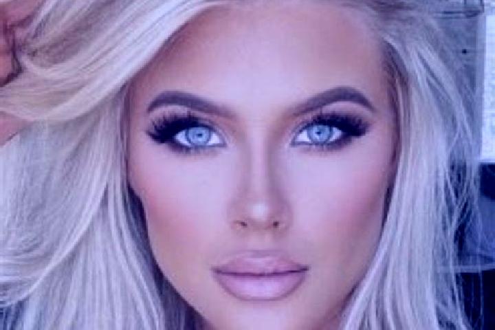 Stella, 37, a red brown-eyed caucasian companion based in Serula. Offering GFE, Tantra, A-Level. Available for incall and outcall, overnight bookings available.