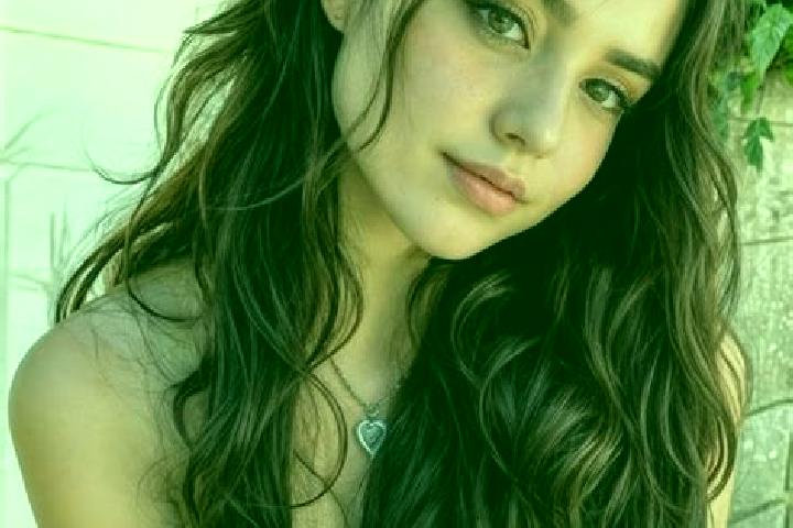 Violet, 22, a brunette dark-eyed middle eastern companion based in Macere. Offering Girlfriend Experience, Duos, Roleplay, Tantra. Available for incall and o...