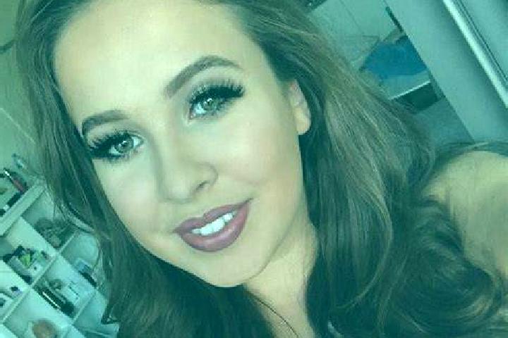 Violet, 27, a dark blonde brown-eyed latina companion based in Gowri. Offering BDSM, Girlfriend Experience, Overnight, Striptease, Fetish. Available for inca...