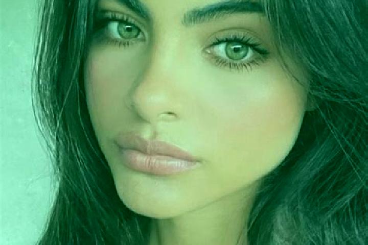 Violet, 33, a black amber-eyed mixed companion based in Chatillon. Offering Erotic Massage, Fetish, Tantra. Available for incall and outcall, day and evening...