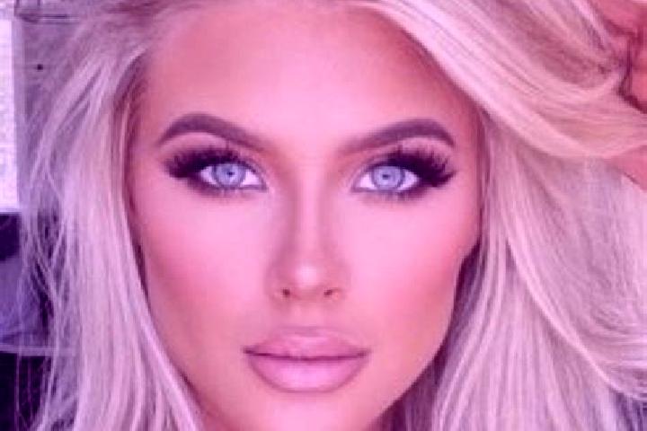 Zoe, 23, a platinum blonde brown-eyed indian companion based in Balombo. Offering CIM, Massage, Overnight, Roleplay, Fetish. Available for incall and outcall...