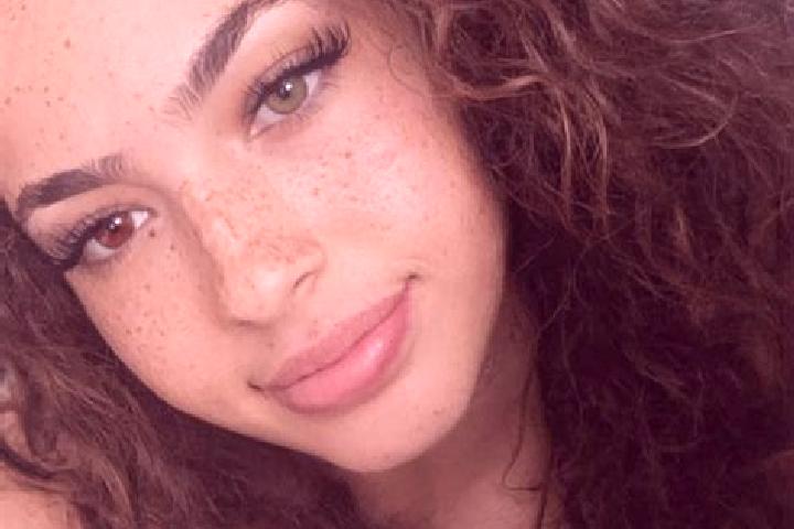 Zoe, 25 — Escort in Castlewood, United States